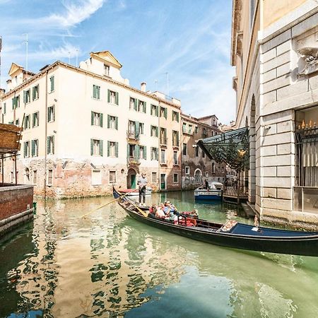 Casanova Fenice - Canal View Veneza Exterior foto