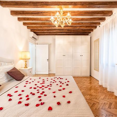 Casanova Fenice - Canal View Veneza Quarto foto