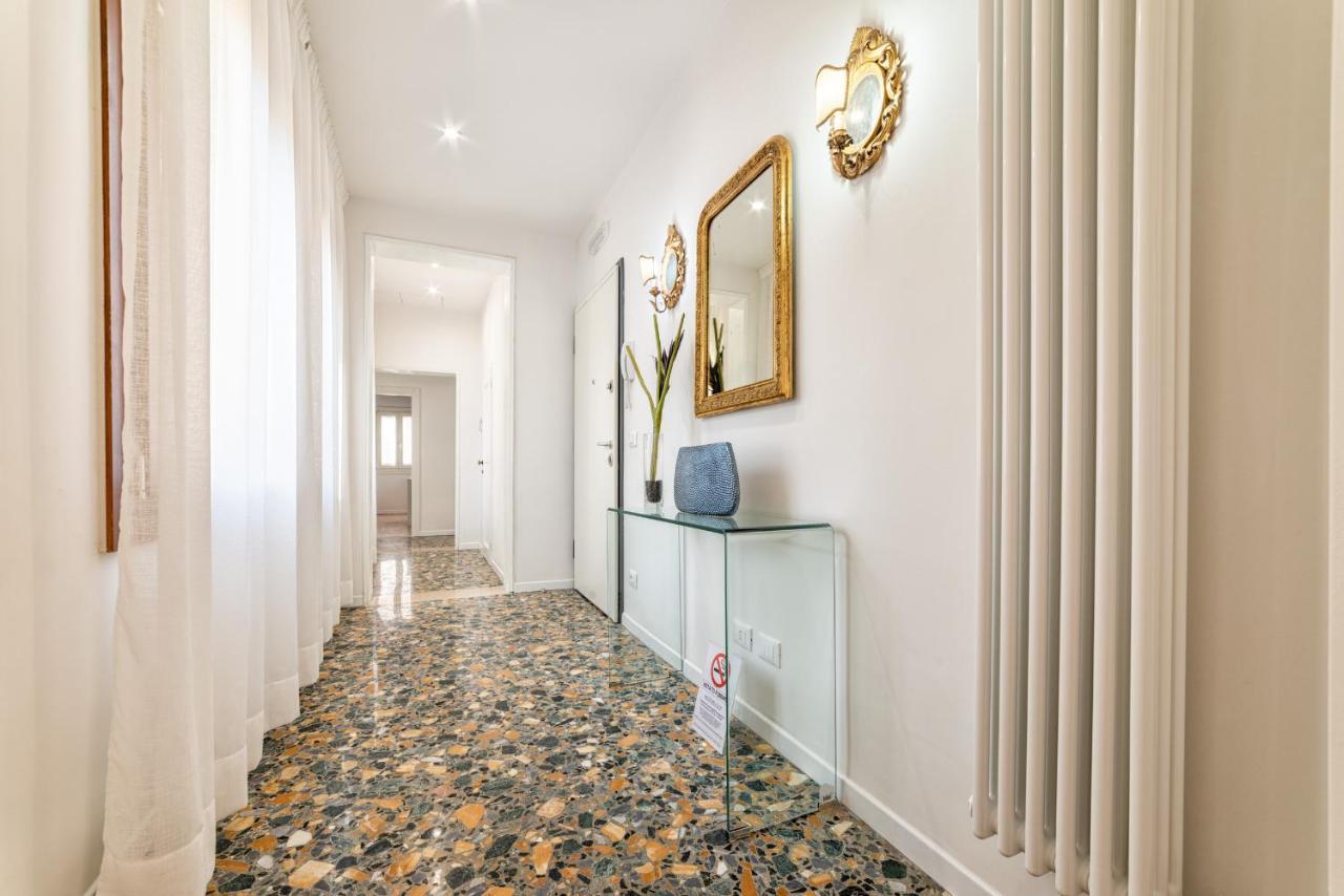 Casanova Fenice - Canal View Veneza Exterior foto
