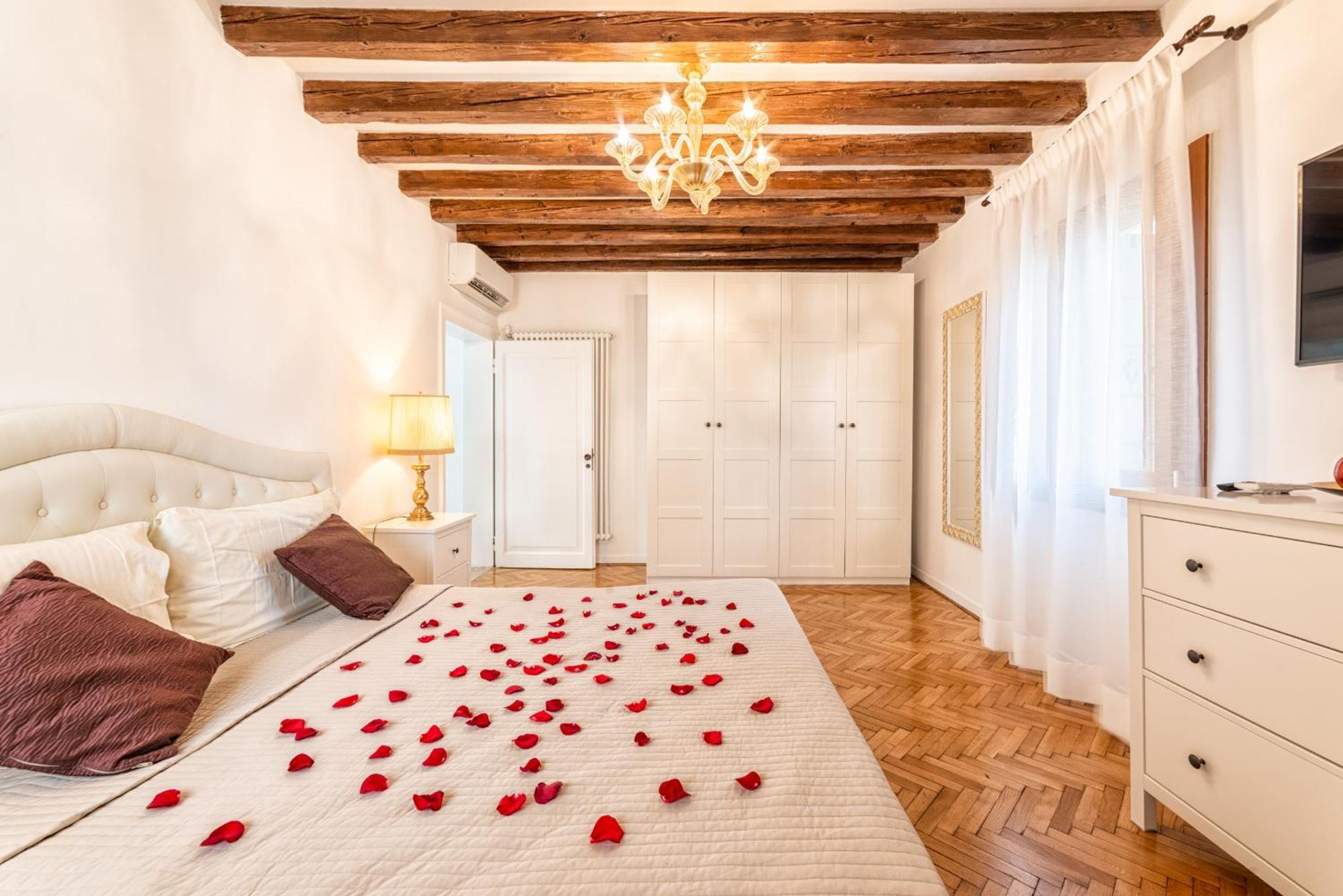 Casanova Fenice - Canal View Veneza Quarto foto