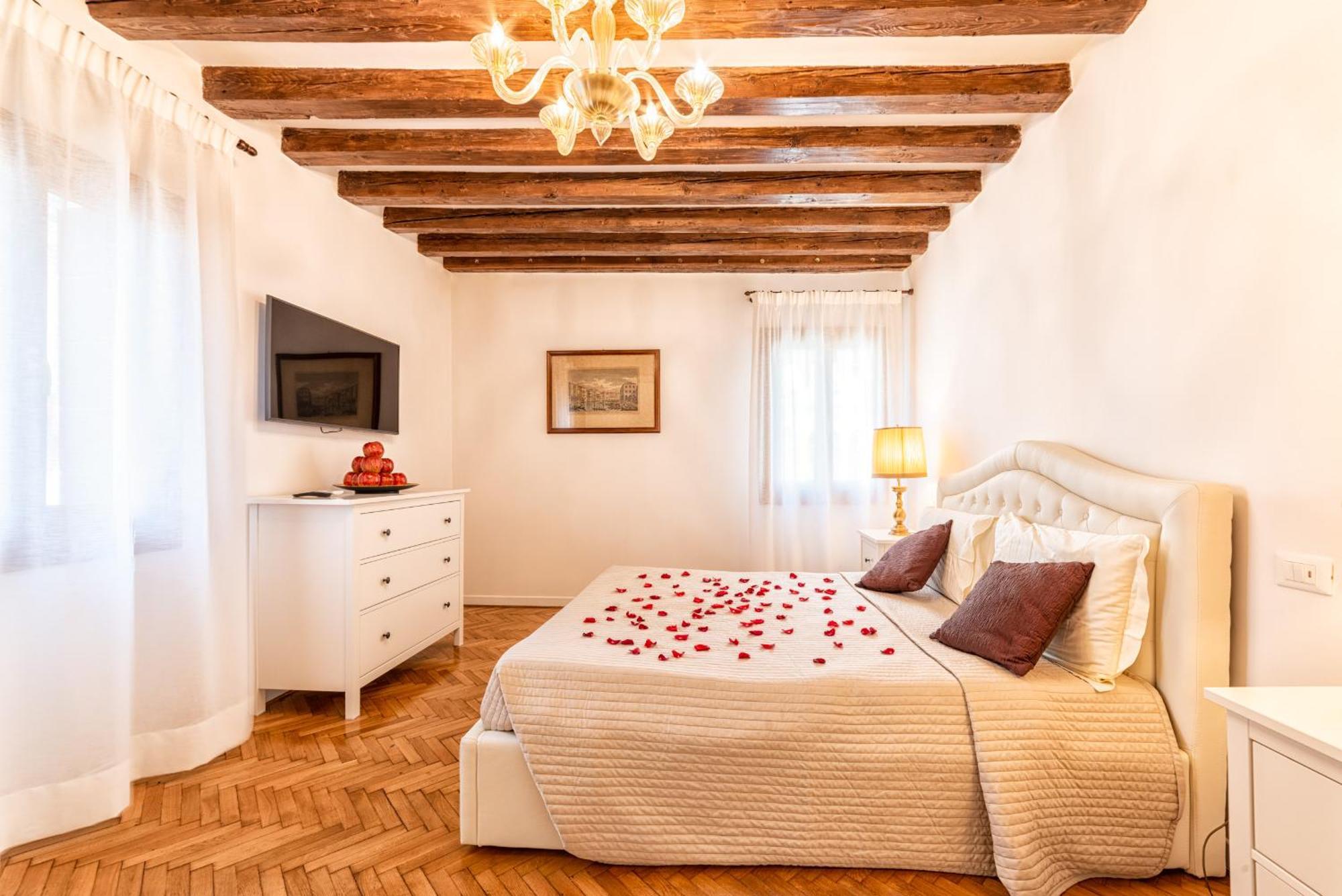 Casanova Fenice - Canal View Veneza Quarto foto