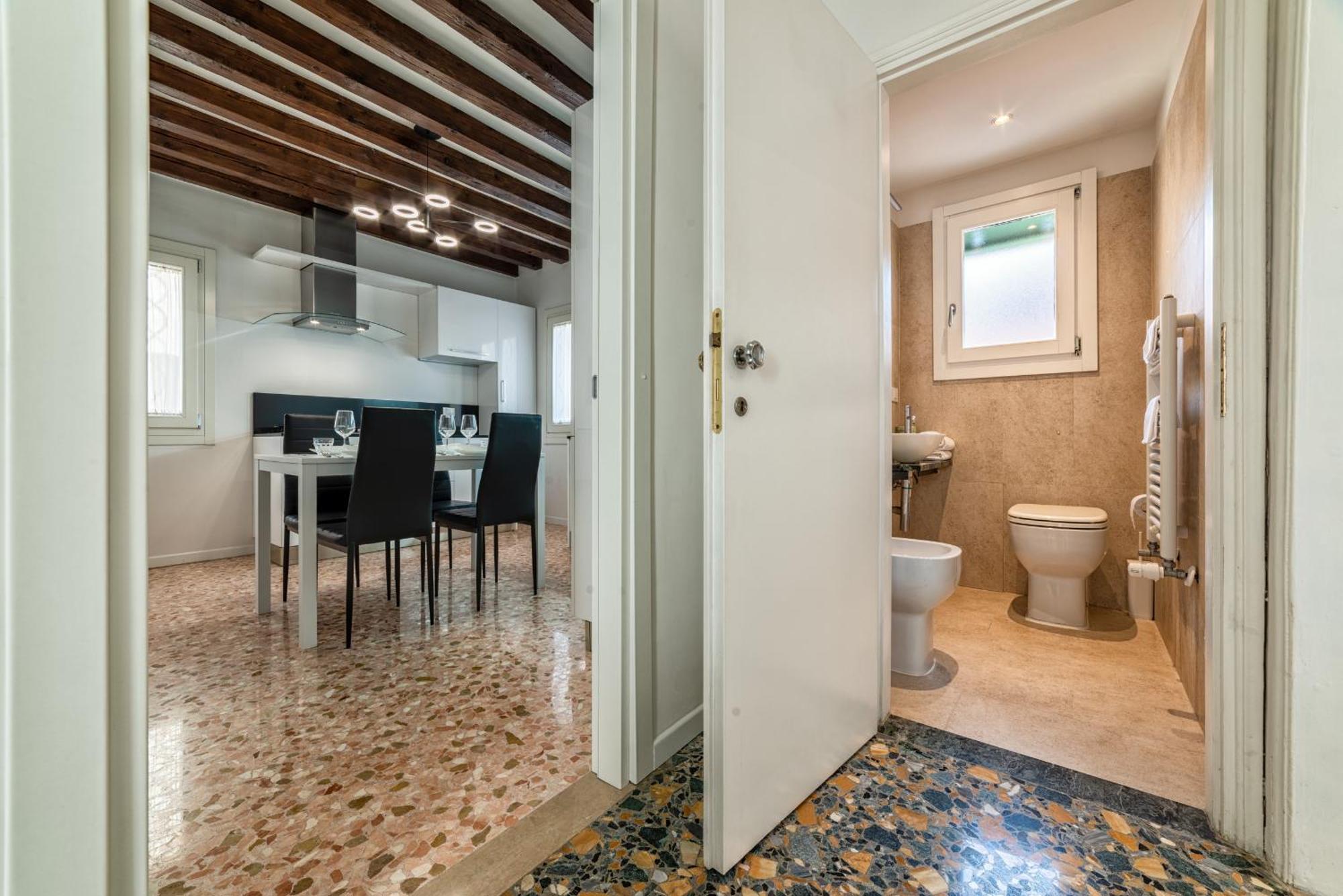 Casanova Fenice - Canal View Veneza Quarto foto